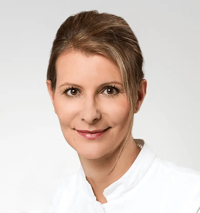Daniela Hambek Entwicklerin von Daniderm Hautpflege gegen Pickel und Mitesser Daniela Hambek Entwicklerin der Daniderm Hautpflege gegen Pickel und Mitesser bei unreiner Haut